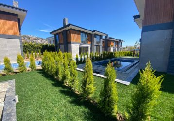 DR.HOUSE’DAN ÇAVUŞ MAHHALESİNDE SATILIK SİTE İÇİ MÜSTAKİL VİLLA